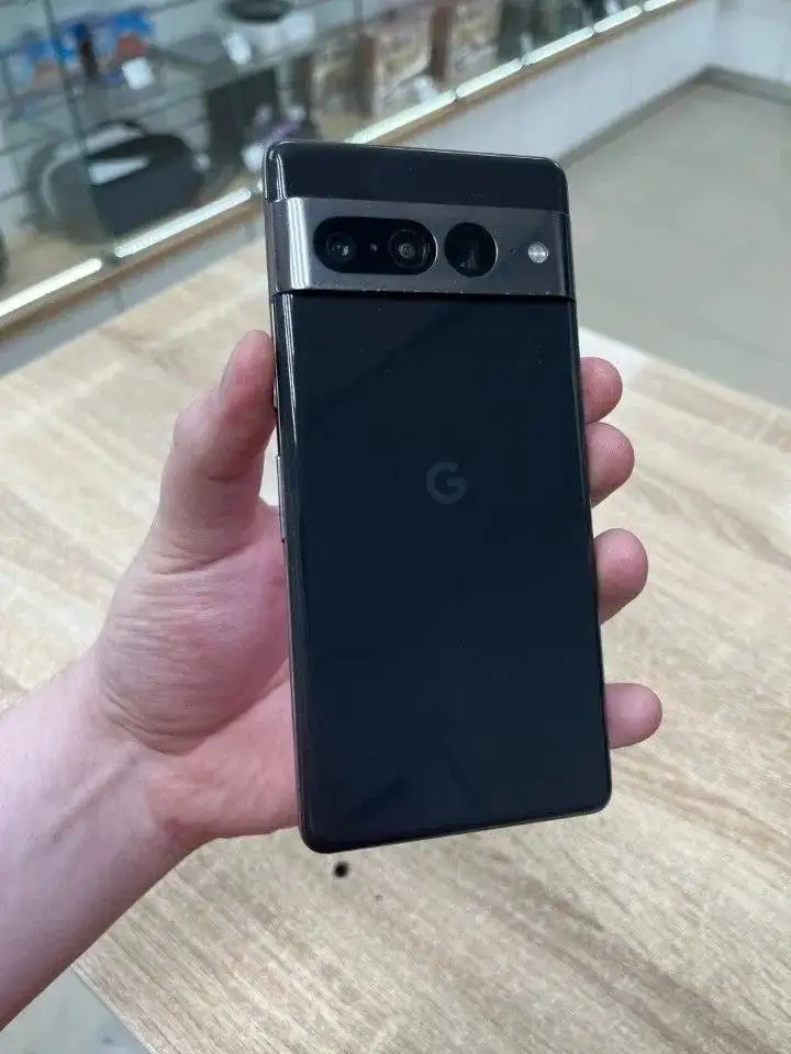 Продажа Google Pixel 7 Pro и Nothing Phone 1 - Смартфоны и телефоны (Электроника) в Пермь