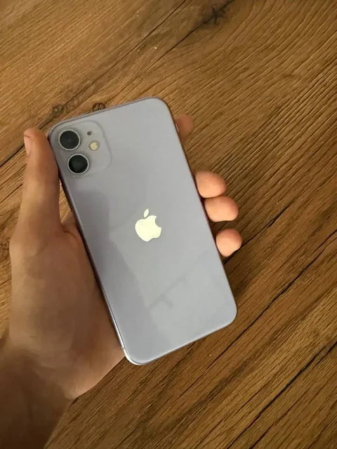 iPhone 11 128 ГБ с дефектами - Носимые устройства в Пермь