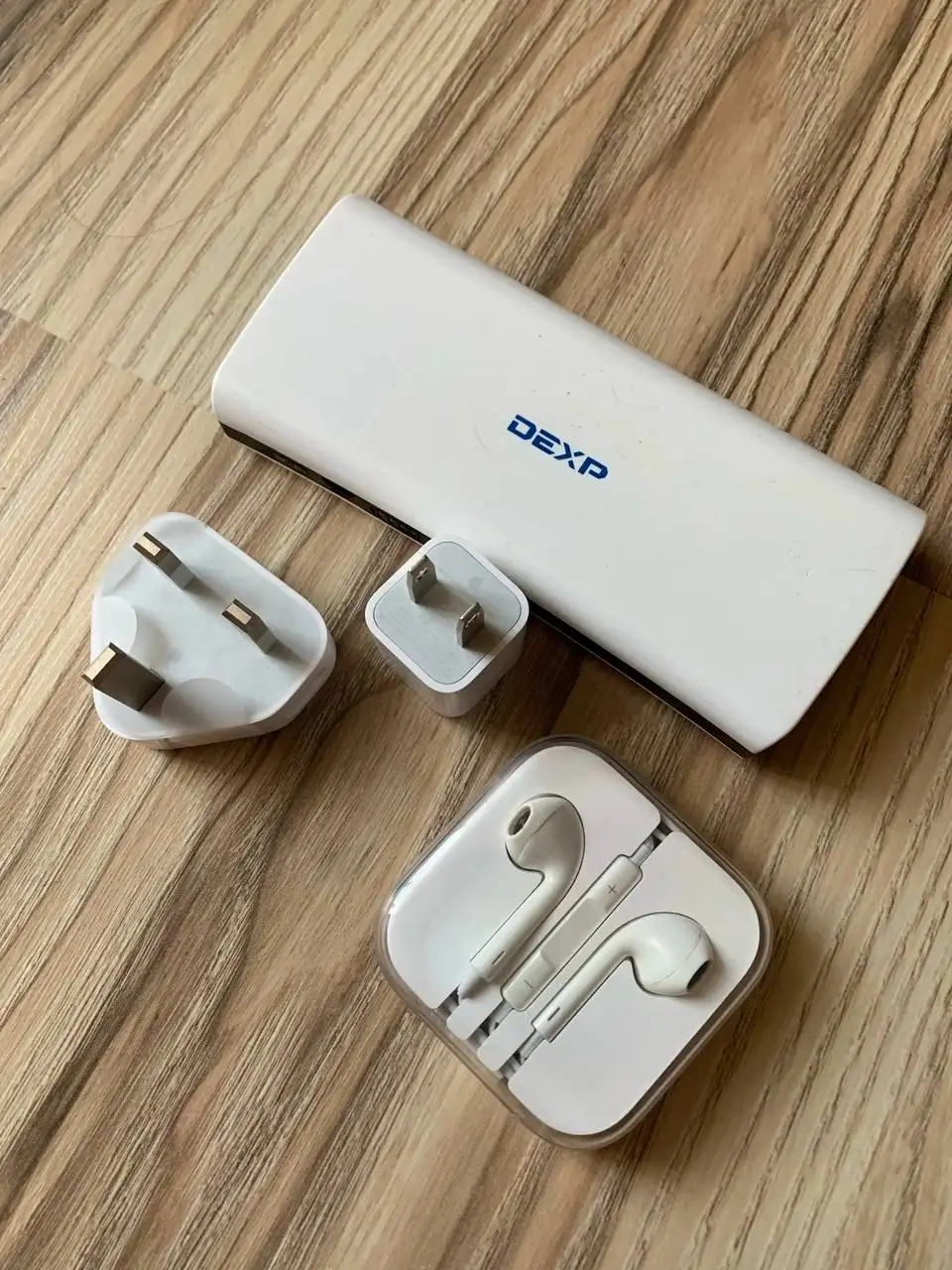 Apple iPhone и USB флешка - Электроника в Пермь