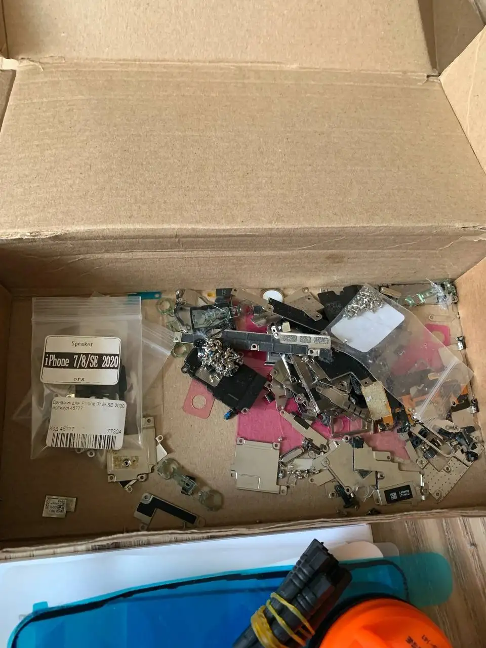 Apple iPhone и USB флешка - Электроника в Пермь