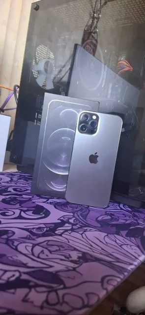iPhone 12 Pro Max 256 ГБ - Компьютеры и ноутбуки в Пермь