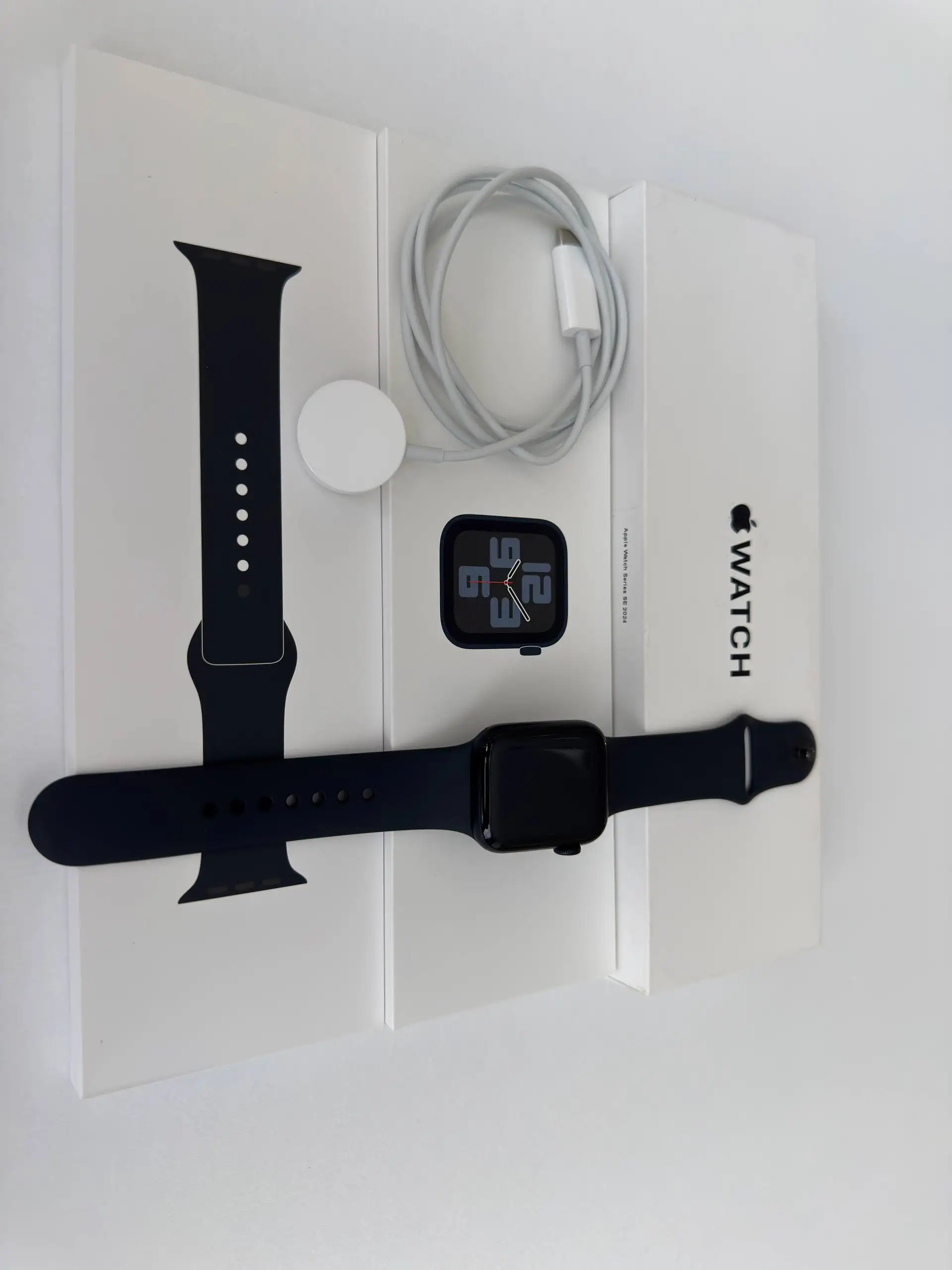 Apple Watch SE 2024 40 мм Midnight Aluminum - Умные часы (Электроника) в Пермь