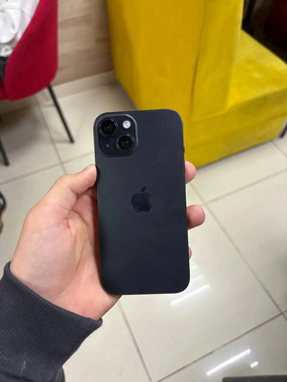 iPhone 15 128GB в хорошем состоянии - Смартфоны (Электроника) в Пермь