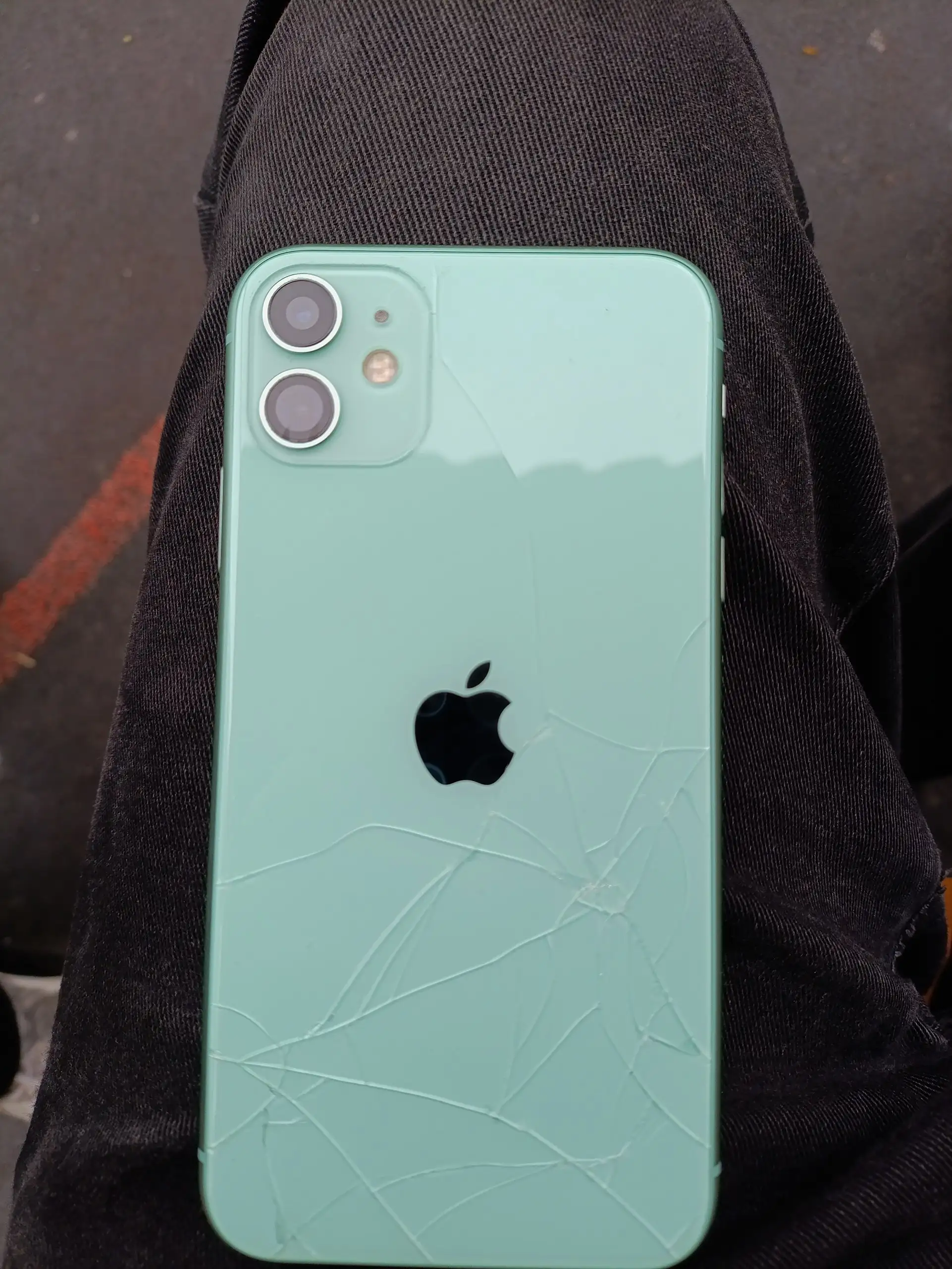 Продам iPhone 11 128GB - Смартфоны и телефоны (Электроника) в Пермь