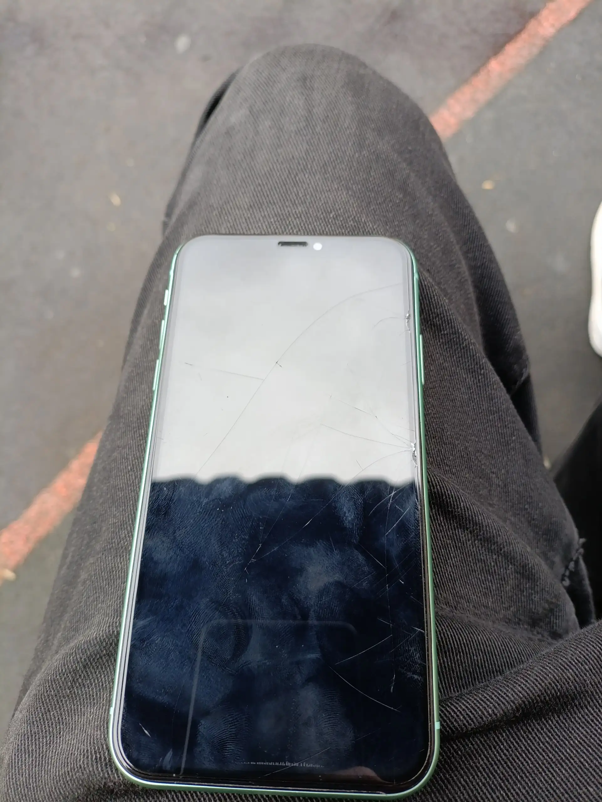 Продам iPhone 11 128GB - Смартфоны и телефоны (Электроника) в Пермь