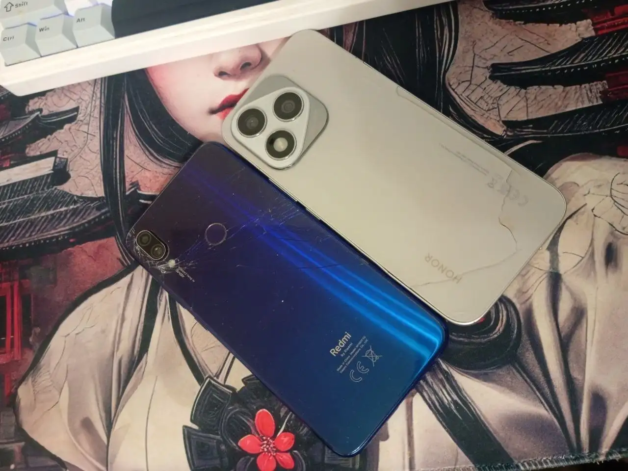 Сломанные телефоны Redmi и Honor - Смартфоны (Электроника) в Пермь