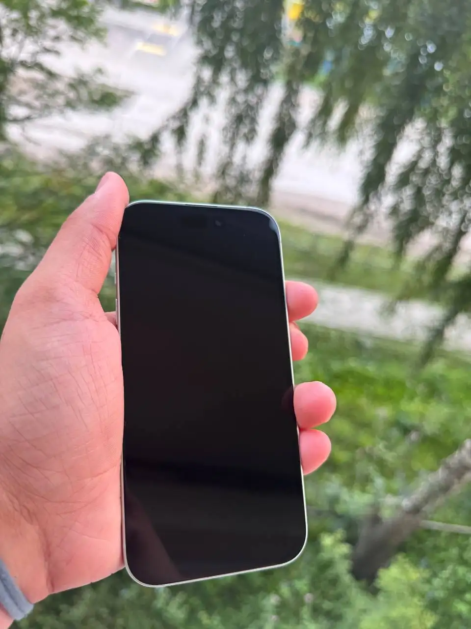 Продажа Apple iPhone - Смартфоны и телефоны (Электроника) в Пермь