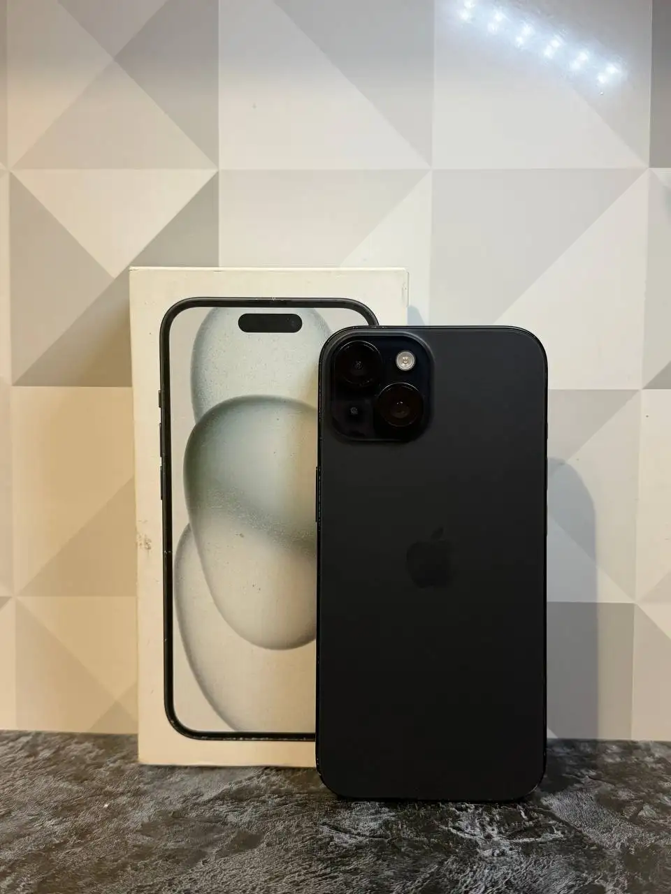 iPhone 15 Black с дефектами - Смартфоны (Электроника) в Пермь