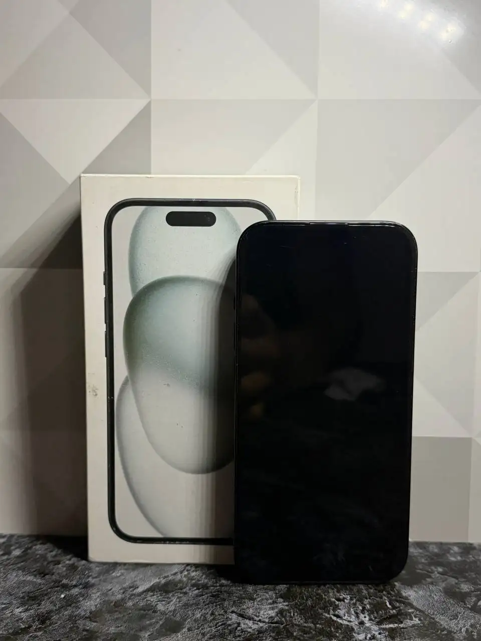 iPhone 15 Black с дефектами - Смартфоны (Электроника) в Пермь