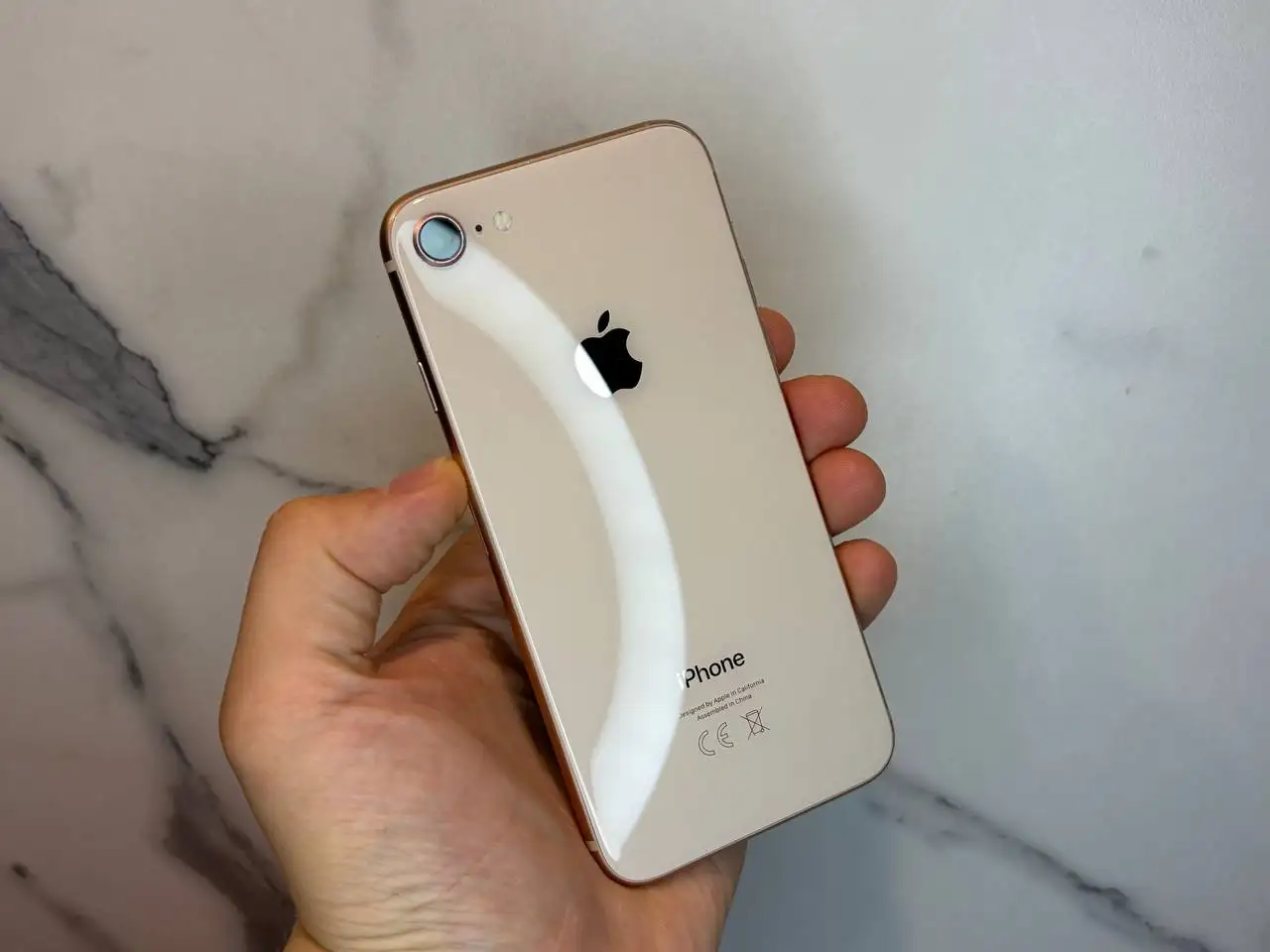 iPhone 8/64 работающий - Мобильные телефоны (Электроника) в Пермь