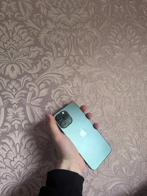 Ассортимент iPhone в Перми - Мобильные телефоны и аксессуары в Пермь