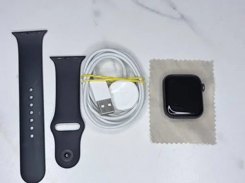Apple Watch 6 40mm - Мобильные телефоны и аксессуары в Пермь