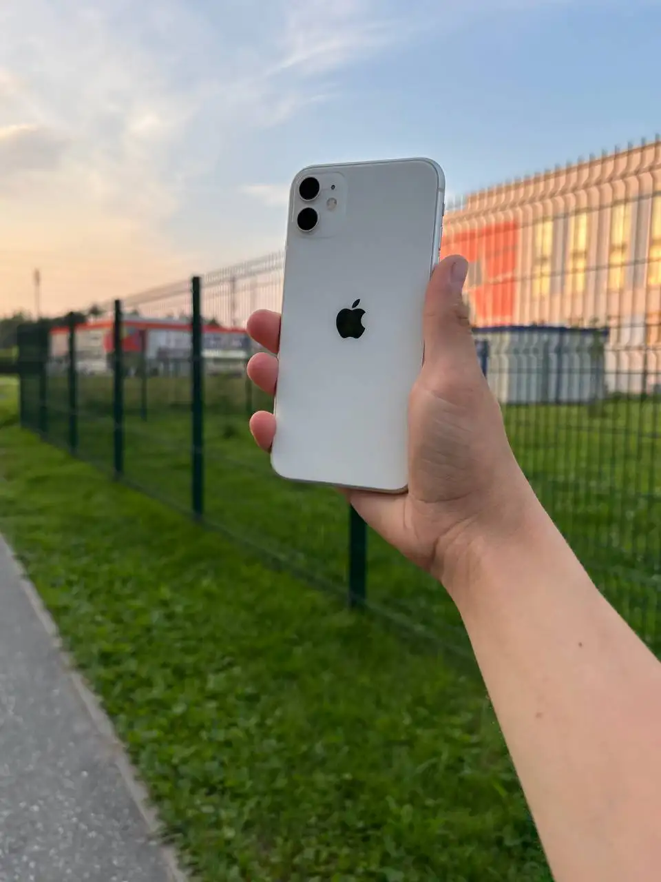 iPhone 11 128GB White с заменой дисплея - Смартфоны (Электроника) в Пермь