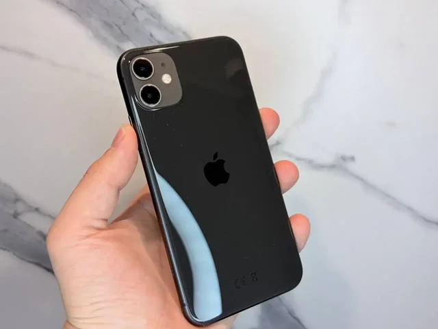iPhone 11 64 ГБ с новым аккумулятором - Игровые приставки в Пермь