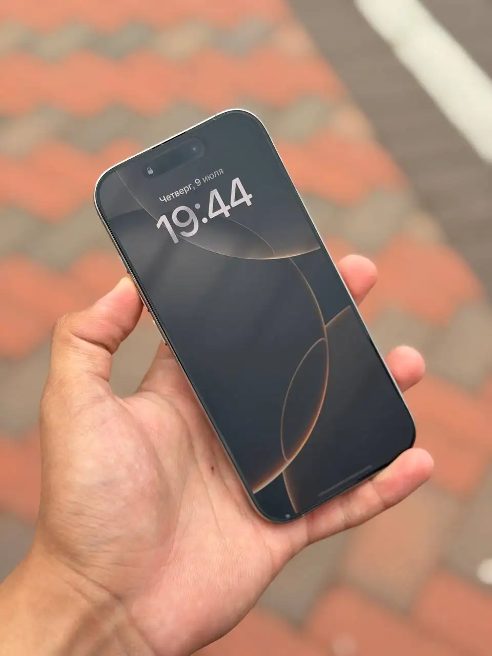 Продам iPhone 16 Pro 128GB Natural Titanium - Мобильные телефоны (Электроника) в Пермь