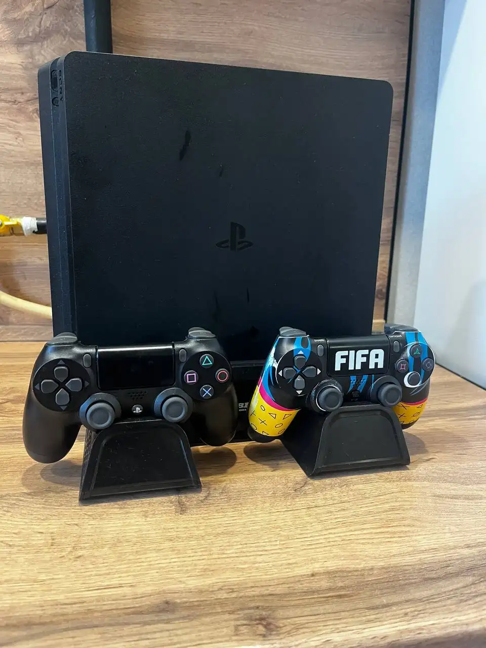 Продам PS4 Slim 500GB с подпиской - Игровые приставки (Электроника) в Пермь