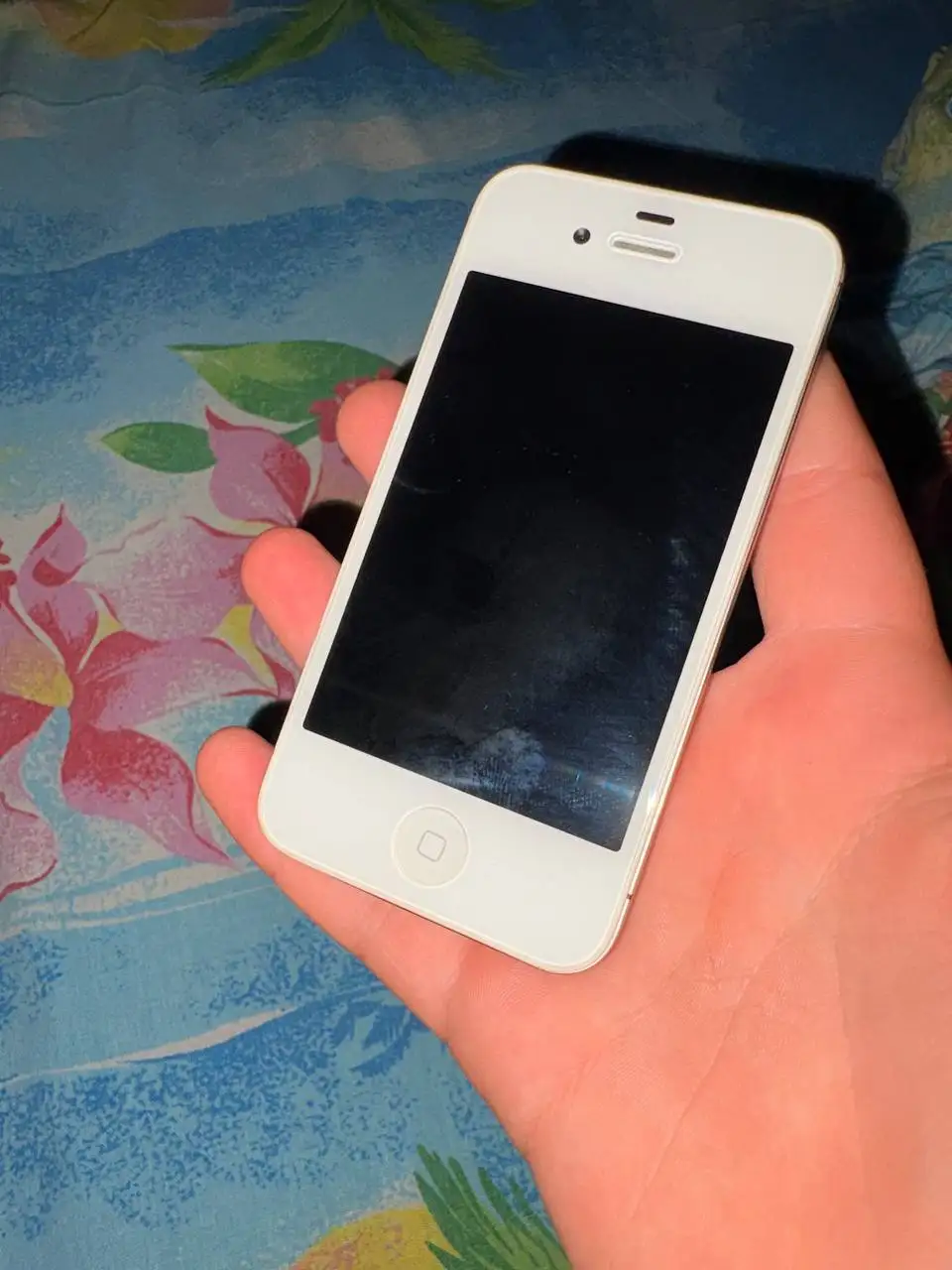 Обменяю iPhone 4S 8 ГБ в идеале - Смартфоны и аксессуары (Электроника) в Пермь