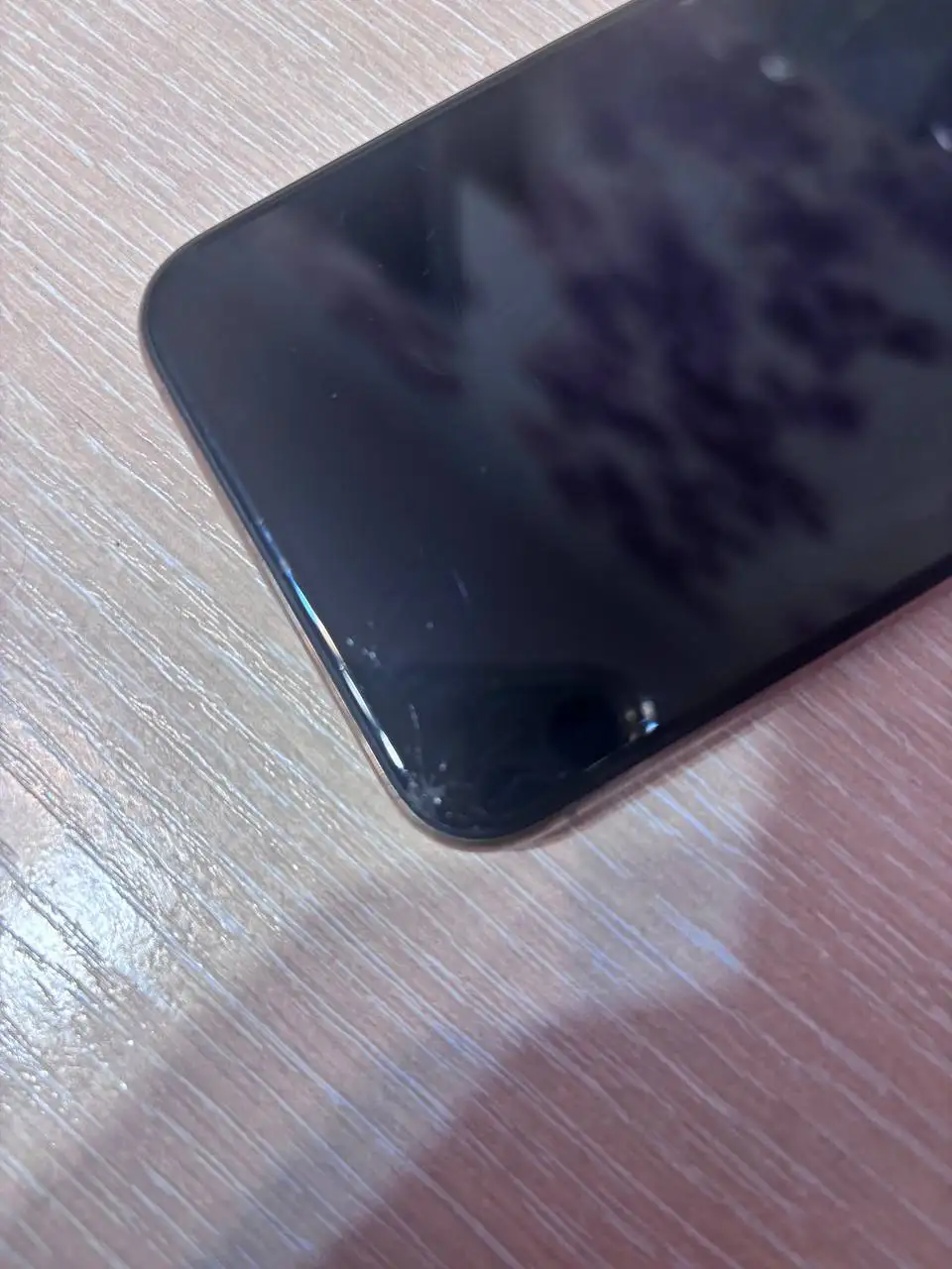 iPhone с повреждением экрана - Мобильные телефоны (Электроника) в Пермь