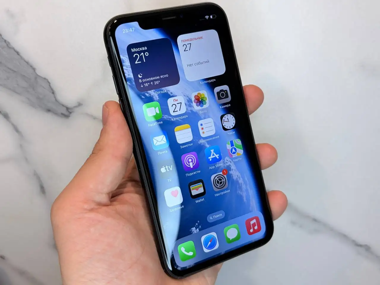 iPhone XR 64GB в хорошем состоянии - Смартфоны и телефоны (Электроника) в Пермь