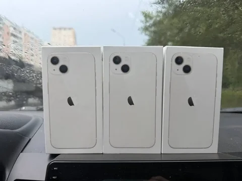 Продам iPhone 13 128GB - Смартфоны и гаджеты в Пермь