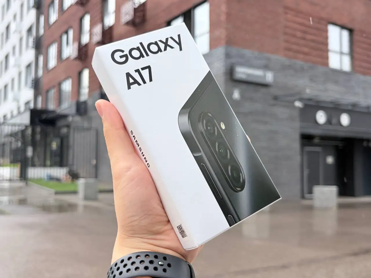 Продам новый Samsung Galaxy A17 4/128GB Black - Смартфоны (Электроника) в Пермь