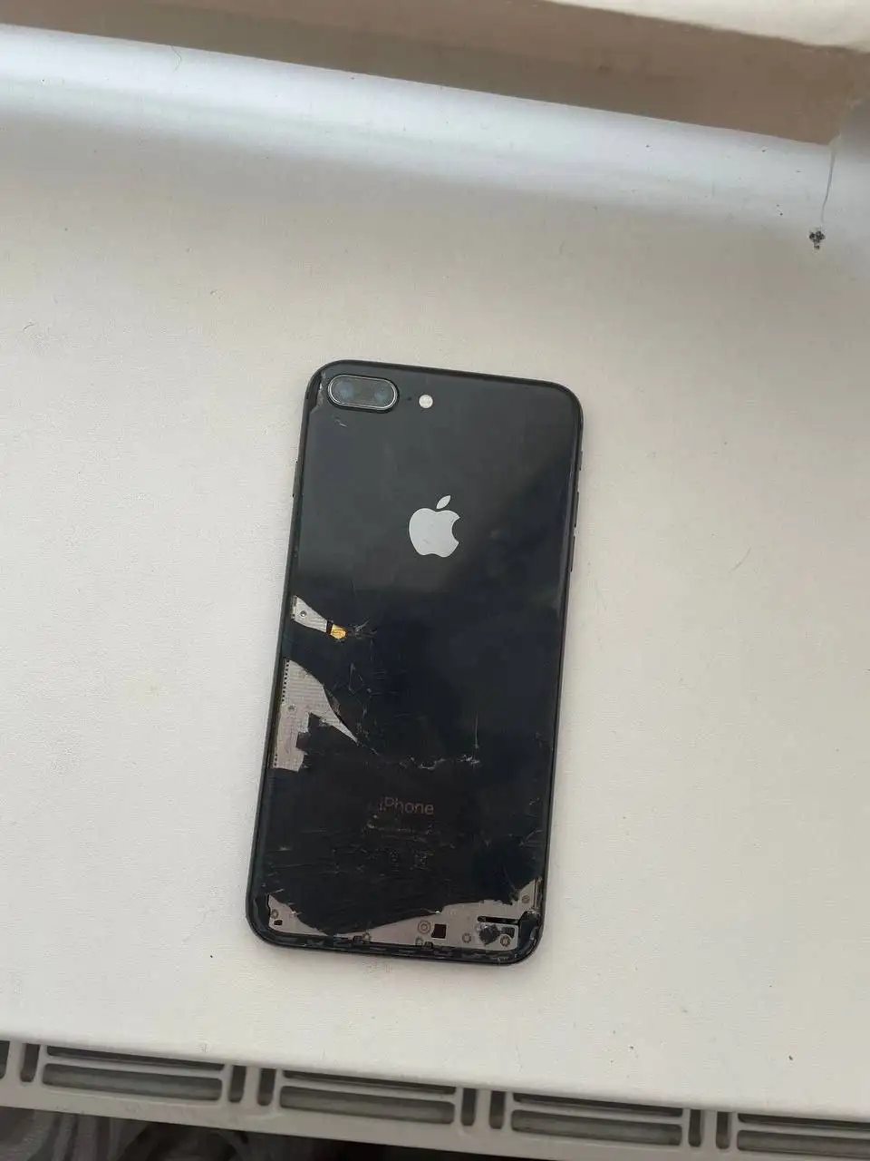 iPhone в Перми с трещинами на экране - Смартфоны и телефоны (Электроника) в Пермь