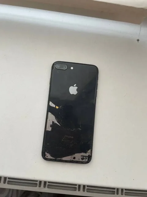 iPhone в Перми с трещинами на экране - Телефоны и смартфоны в Пермь