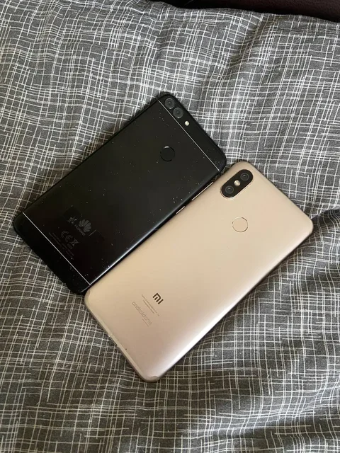 Продам два Андроида: Huawei и Mi A2 - Телефоны и смартфоны в Пермь