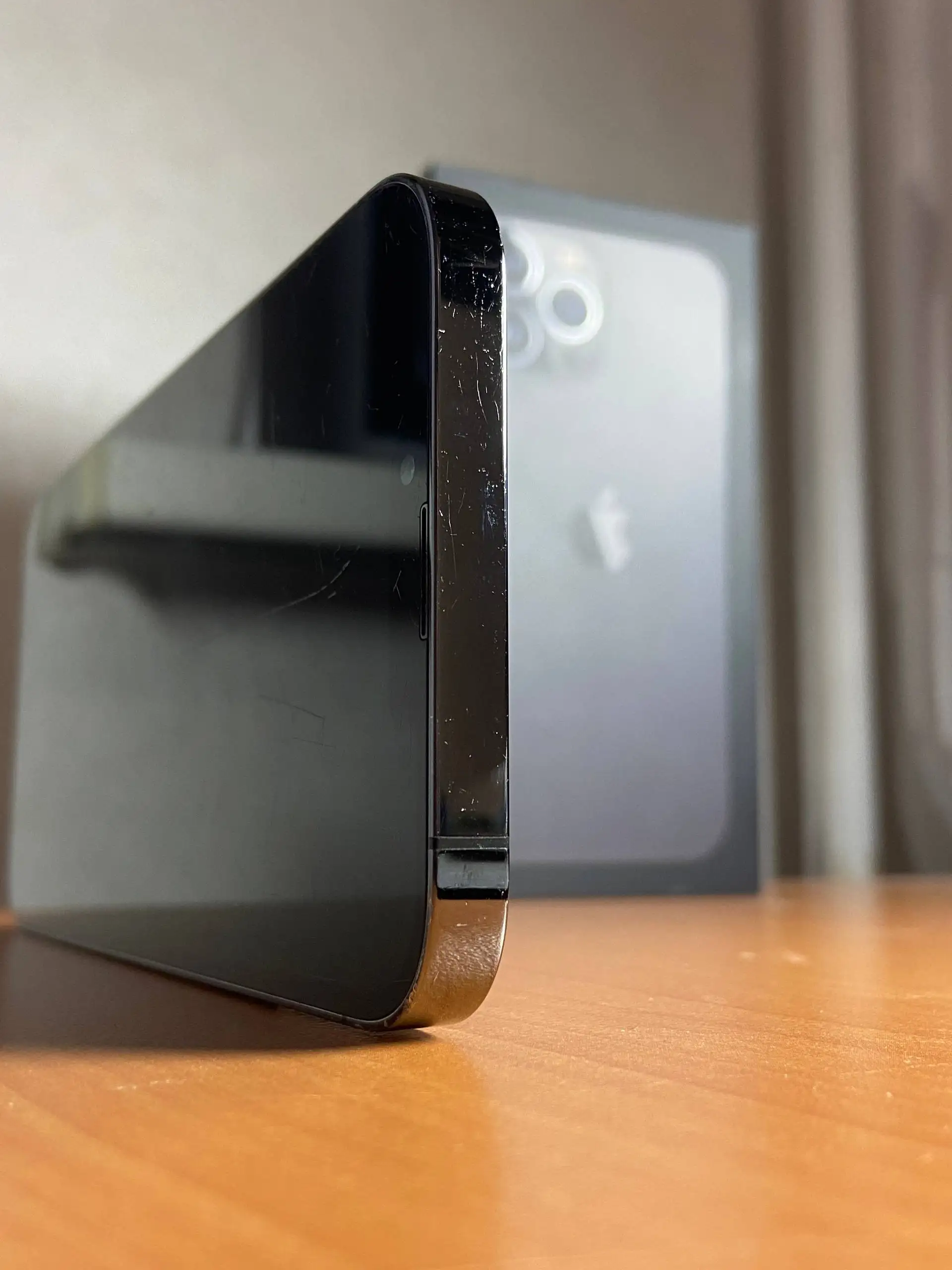 iPhone 13 Pro Max 256GB с царапинами - Смартфоны (Электроника) в Пермь
