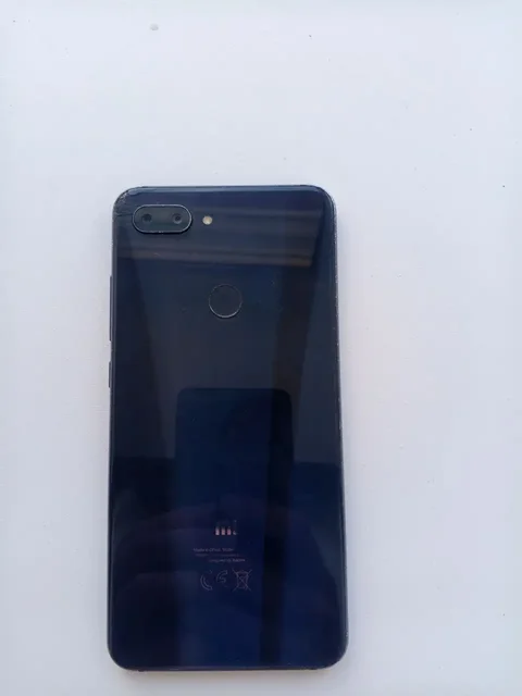 Xiaomi Mi 8 Lite 6/128 ГБ с трещинами - Телефоны и смартфоны в Пермь