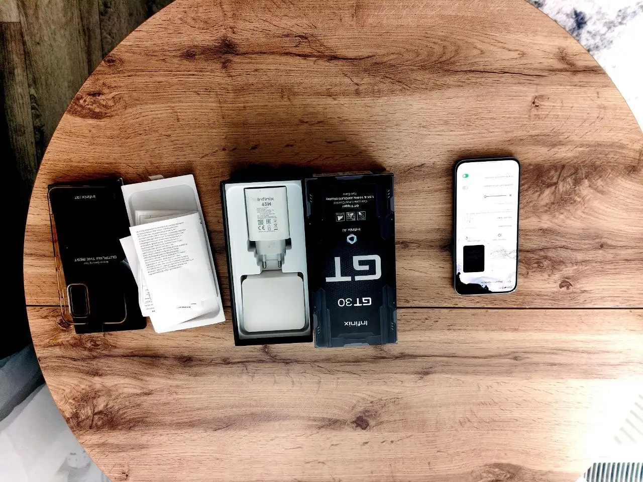 Продам iPhone с неработающей верхней частью экрана - Смартфоны (Электроника) в Пермь