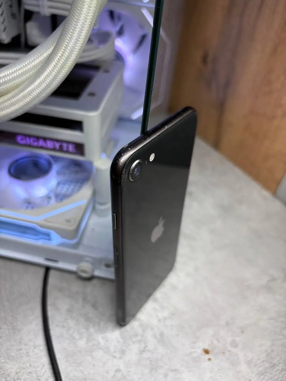 iPhone SE 2020, 64GB, черный, состояние 7/10 - Смартфоны и телефоны (Электроника) в Пермь