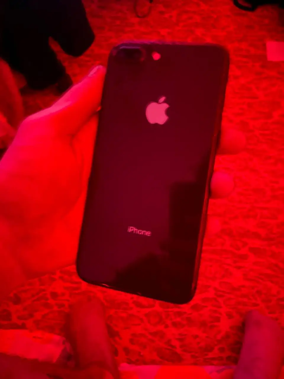 iPhone 8 Plus 64GB с дефектами - Телефоны (Электроника) в Пермь