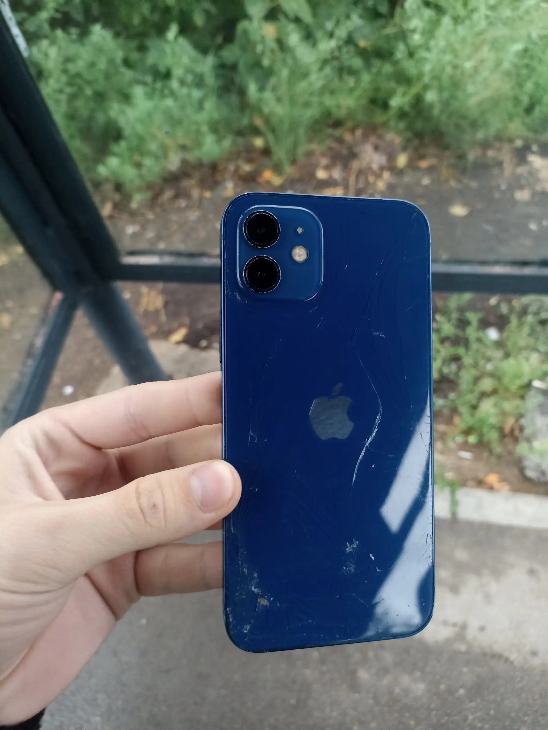iPhone 12 на 64 ГБ, АКБ 77% - Смартфоны (Электроника) в Пермь