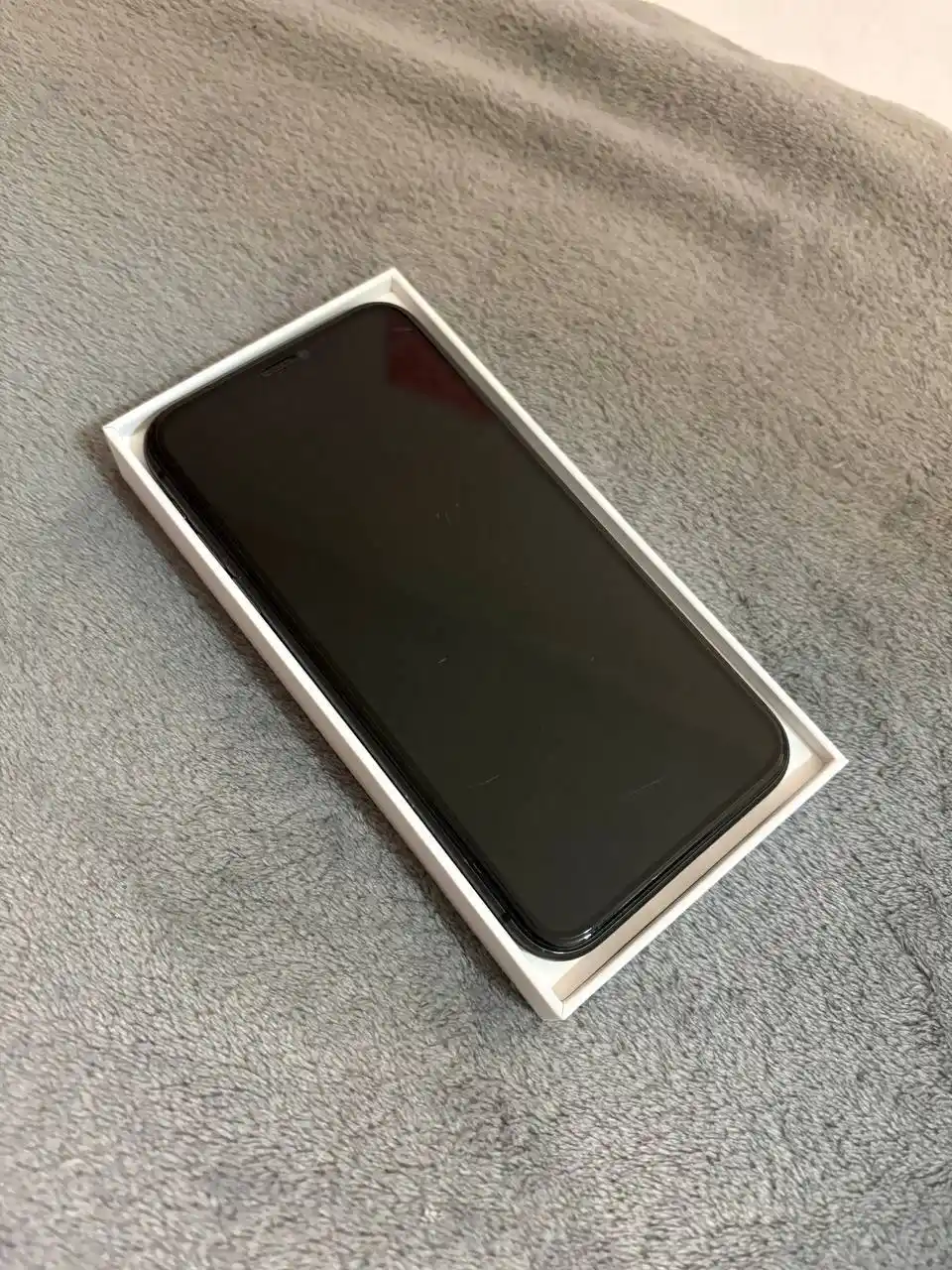 Продам iPhone 11