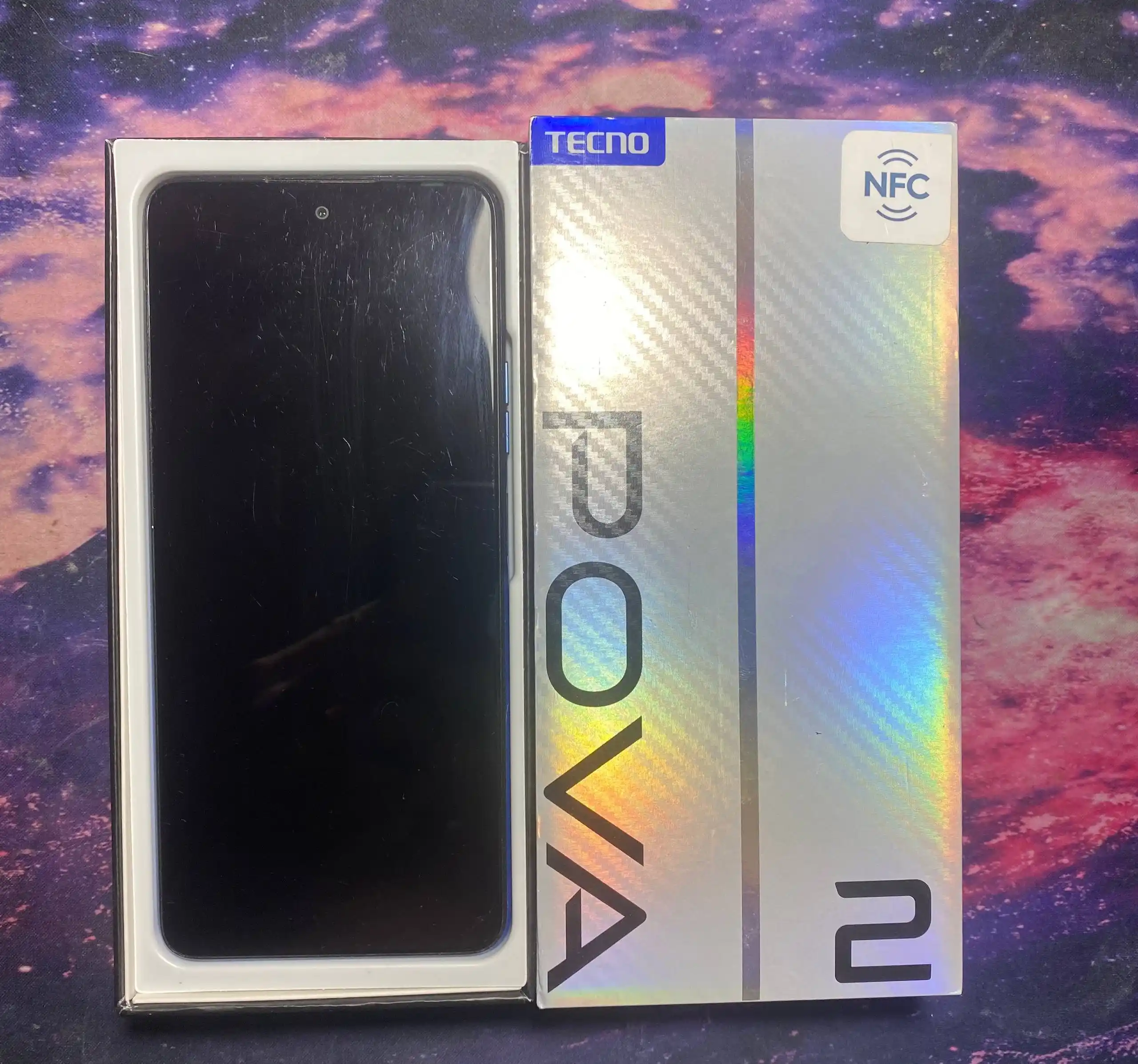 Apple iPhone 128 ГБ с царапинами