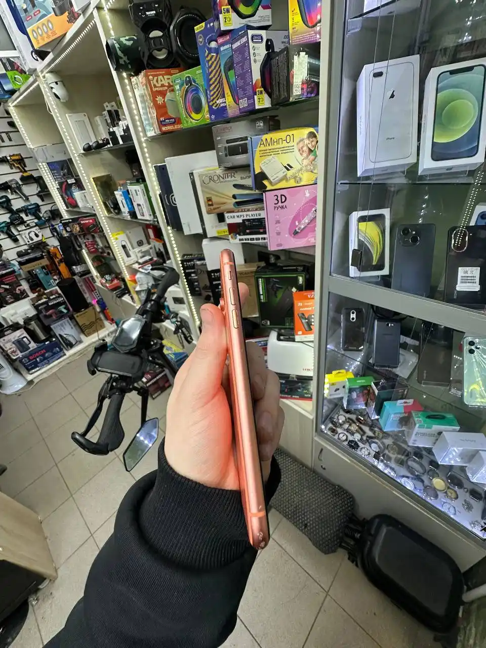 Продажа iPhone XR 64гб