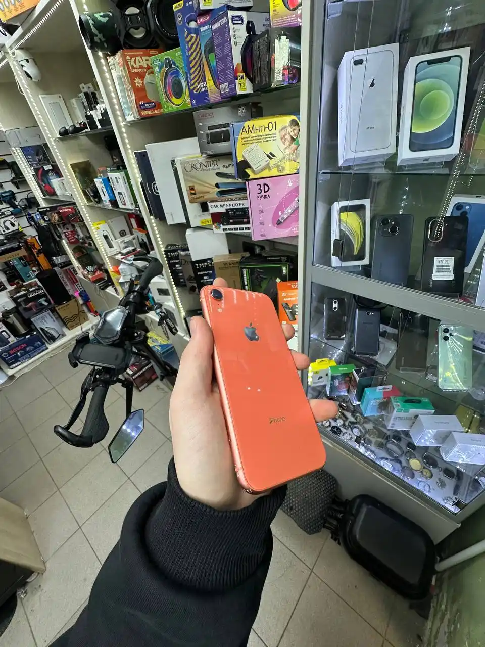 Продажа iPhone XR 64гб