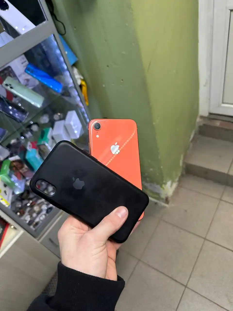 Продажа iPhone XR 64гб
