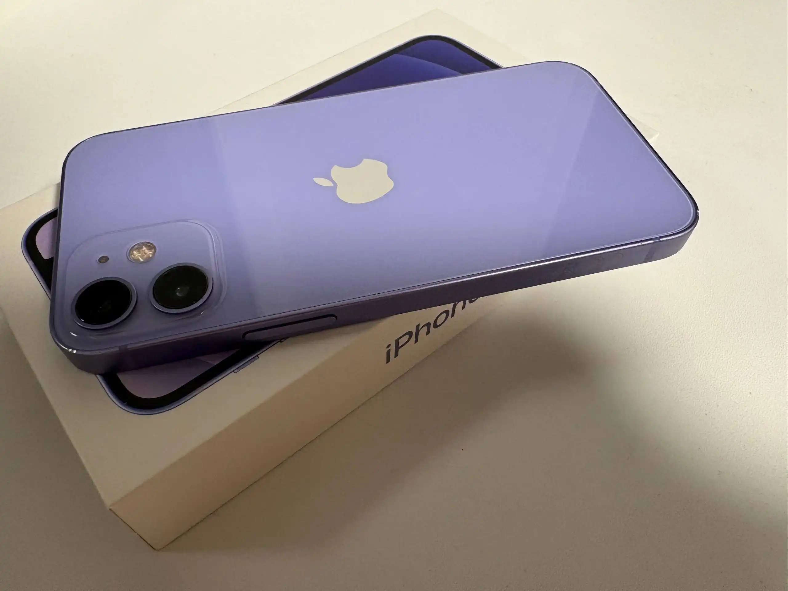 Продам iPhone 12 mini