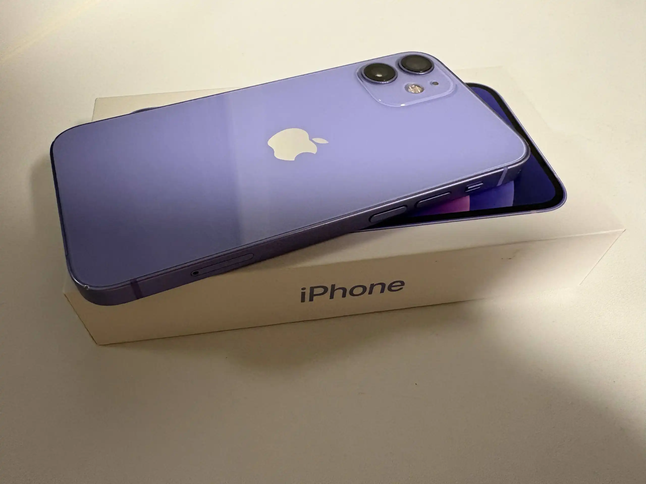 Продам iPhone 12 mini