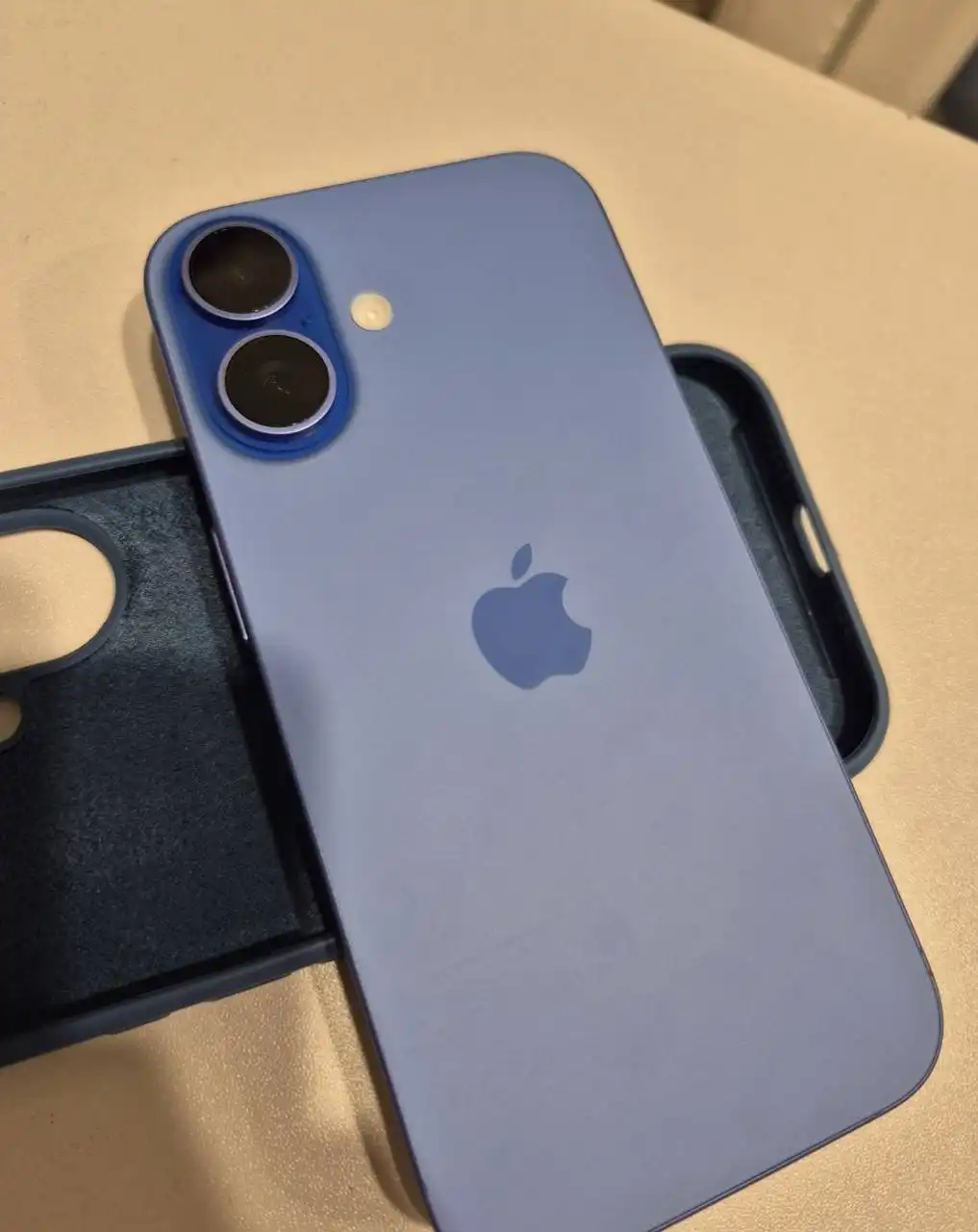 Айфон 16 в идеальном состоянии с полным комплектом