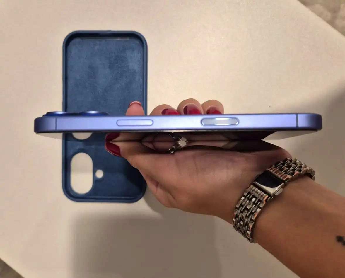 Айфон 16 в идеальном состоянии с полным комплектом