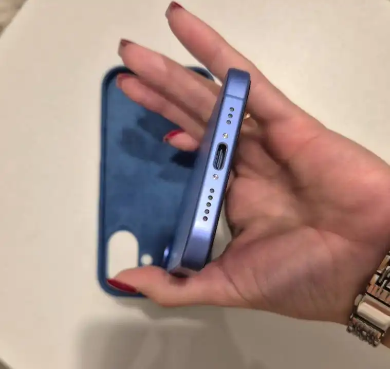 Айфон 16 в идеальном состоянии с полным комплектом