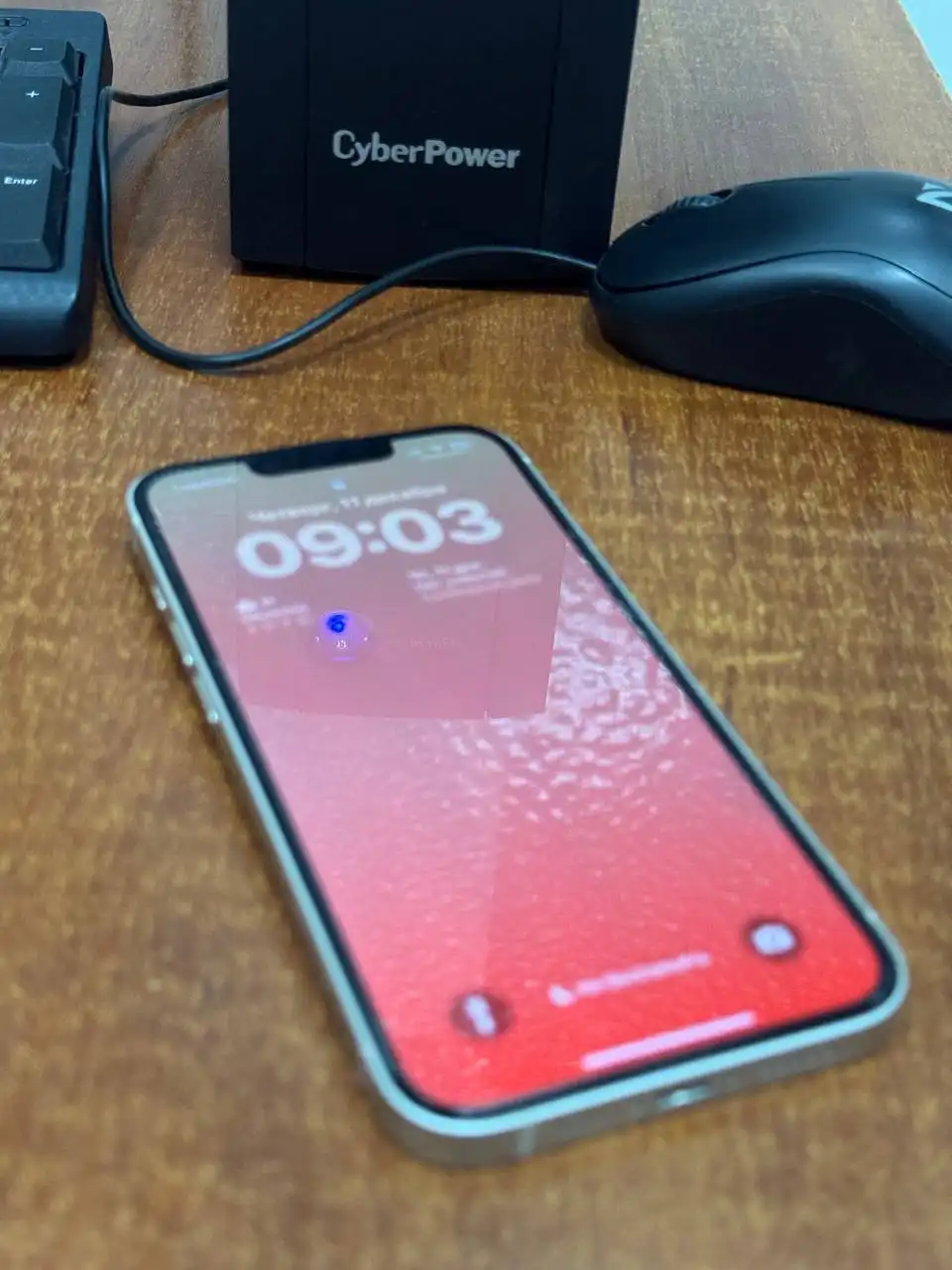 Айфон 13 в идеальном состоянии