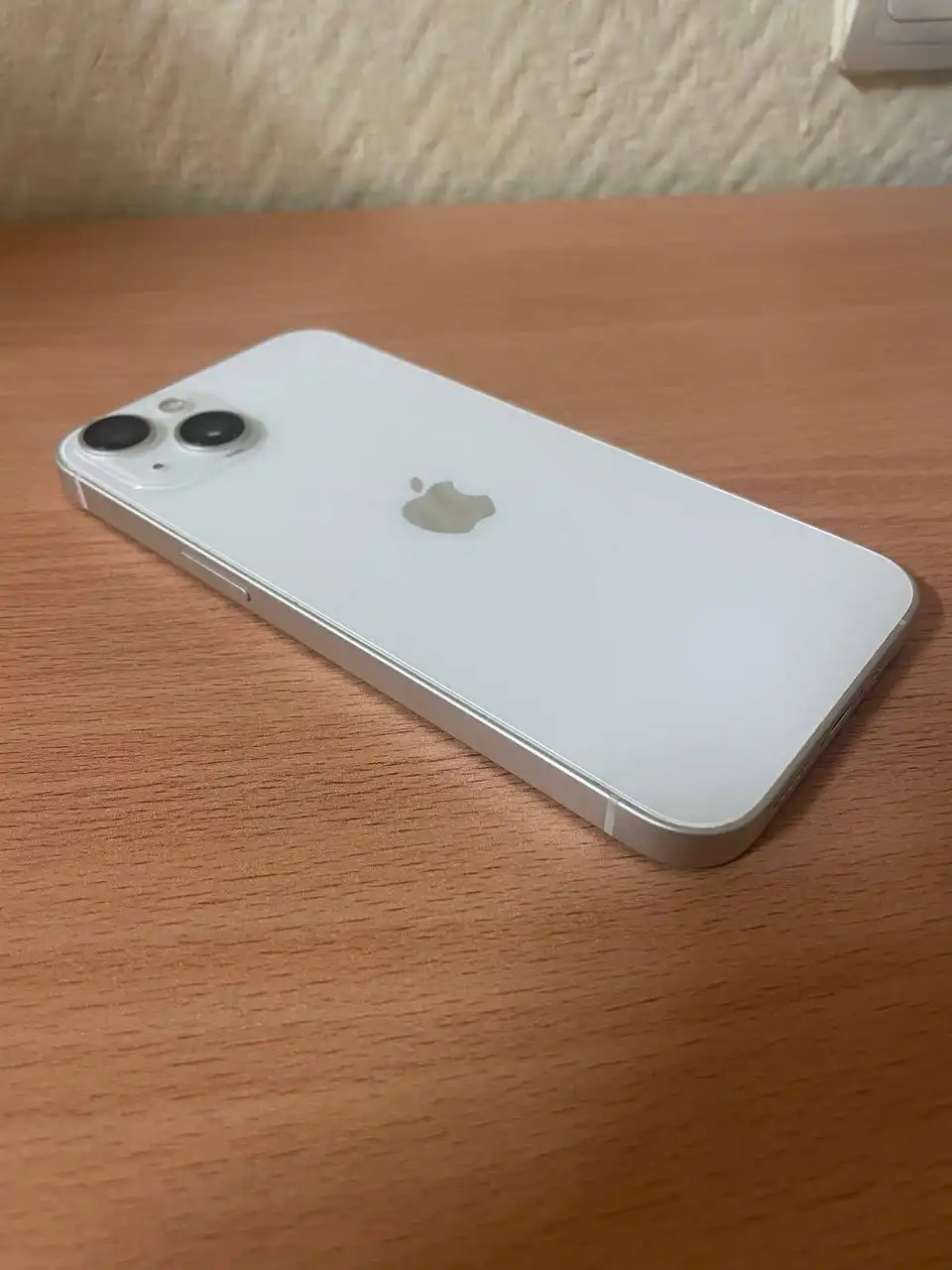 Продам iPhone 13 128 ГБ