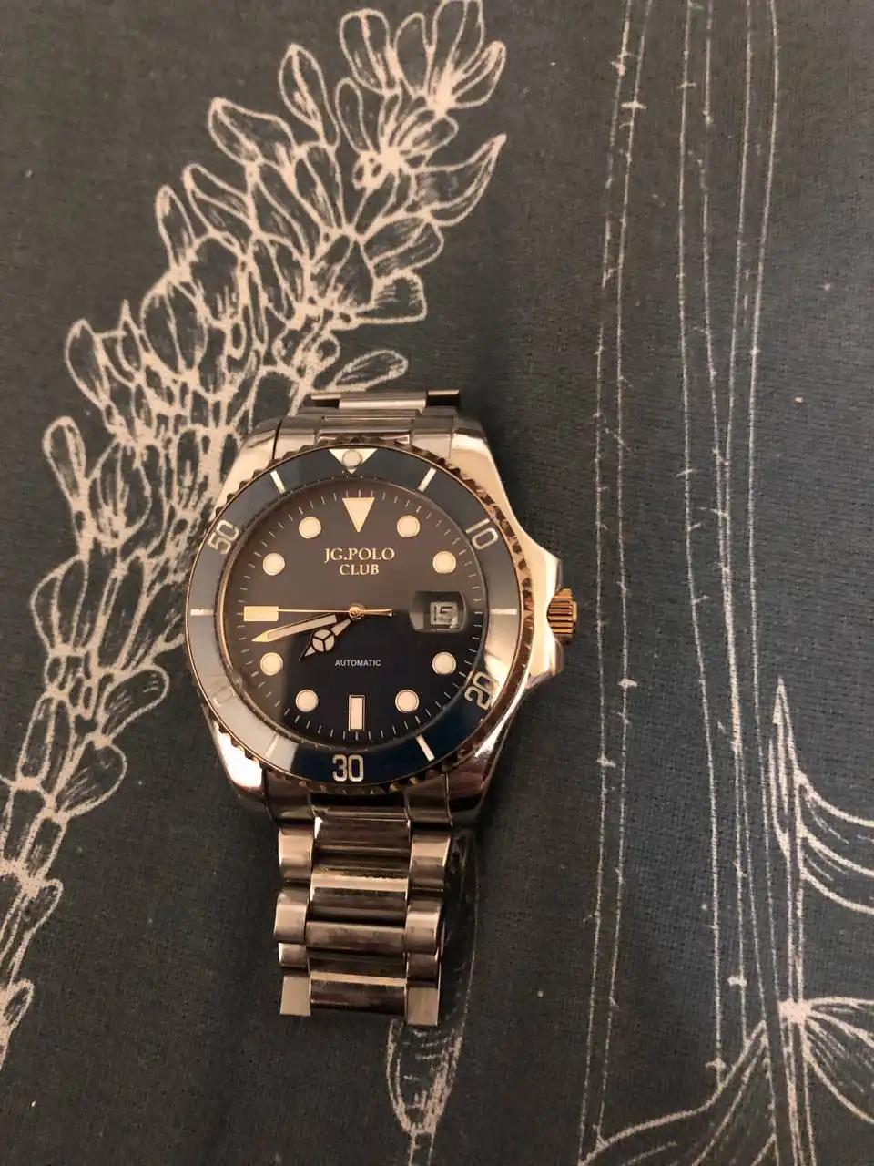 Продам оригинальные часы