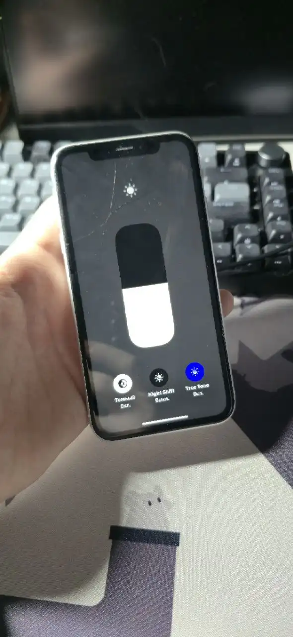 Apple iPhone 64гб с трещиной на дисплее
