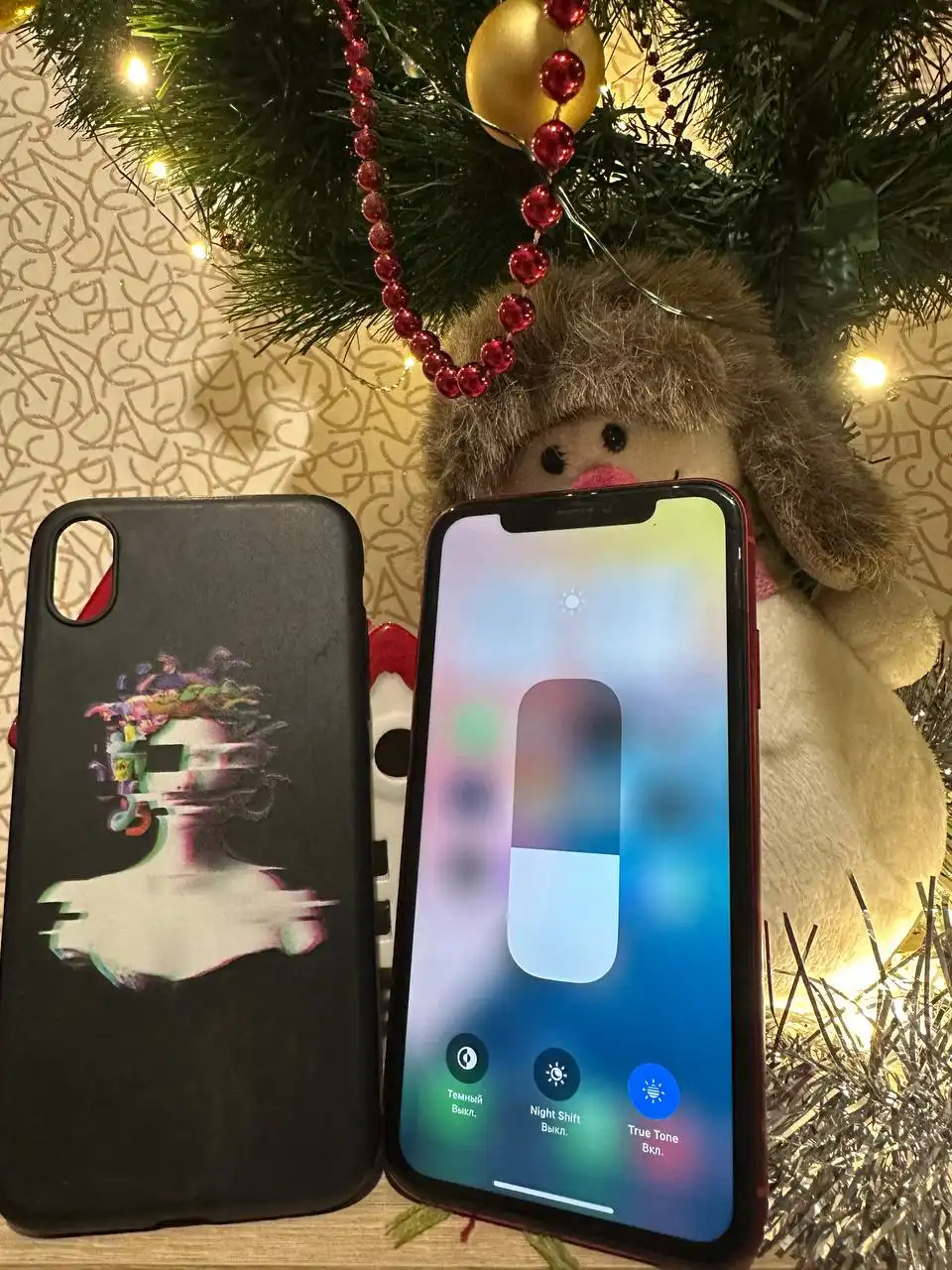 Apple iPhone в родном чехле с проводом - Смартфоны (Электроника) в Пермь