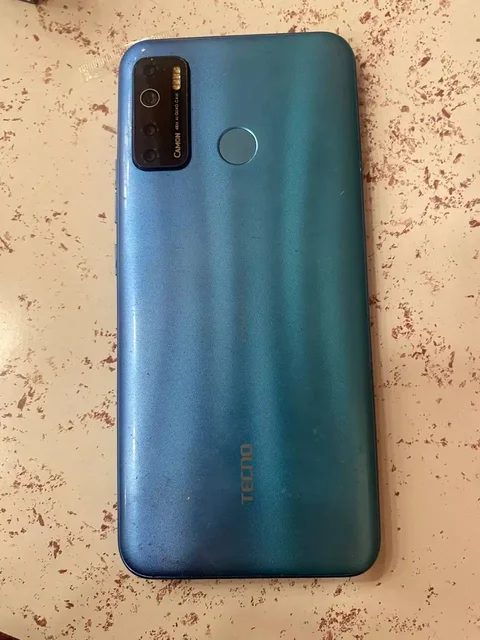 Продам iPhone с дисплеем под замену - Электроника в Пермь